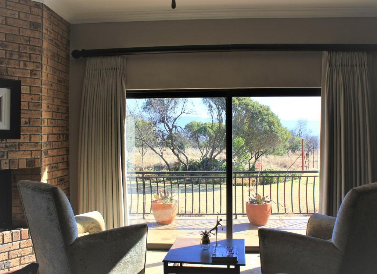 Karee & Wild Olive Guest Lodge Hekpoort Екстериор снимка